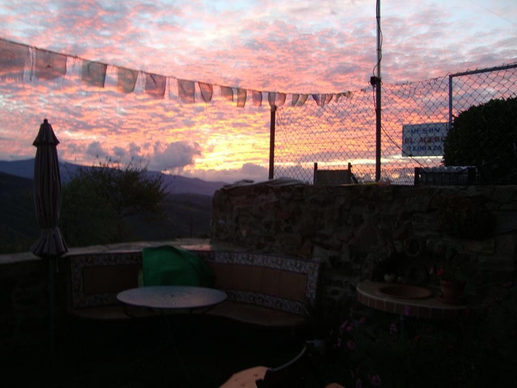La Trucha Del Arco Iris Bed & Breakfast El Acebo de San Miguel Room photo
